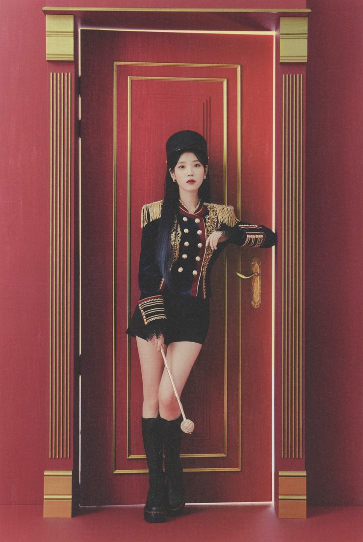 IU