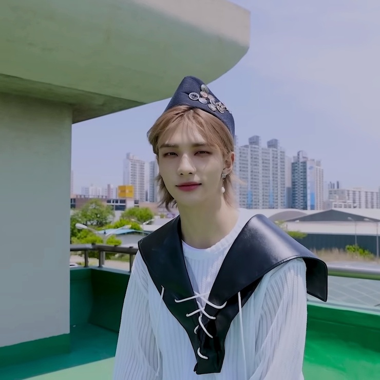 Hyun-Jin Hwang