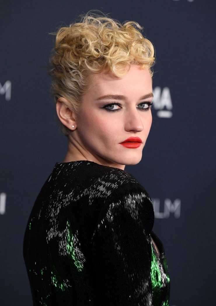 Julia Garner