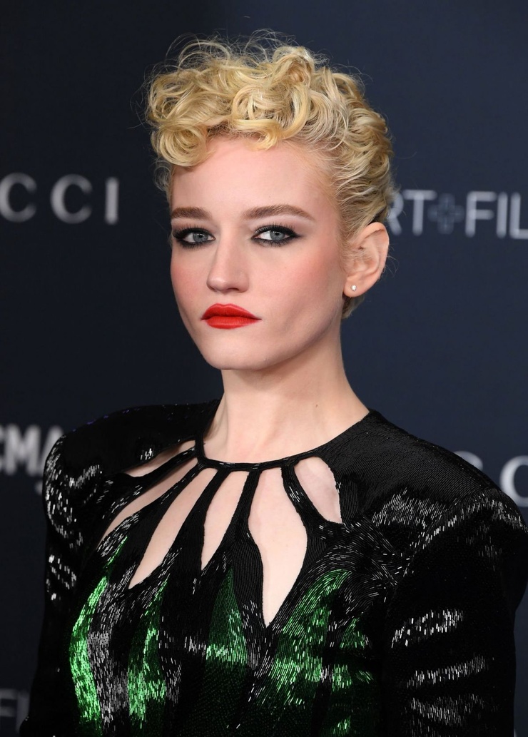 Julia Garner
