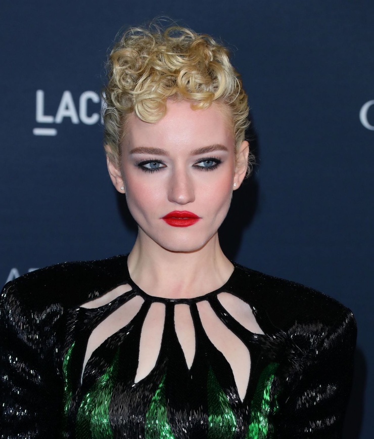 Julia Garner