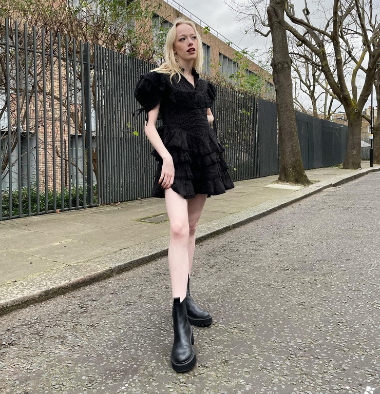 Amybeth McNulty