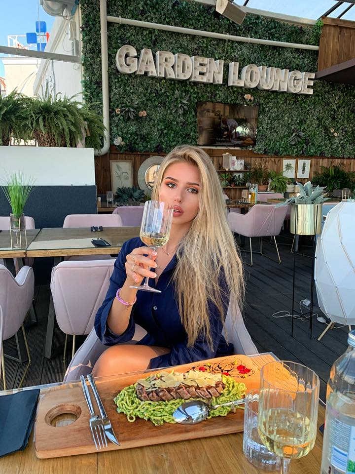 Ines Nikić (model)