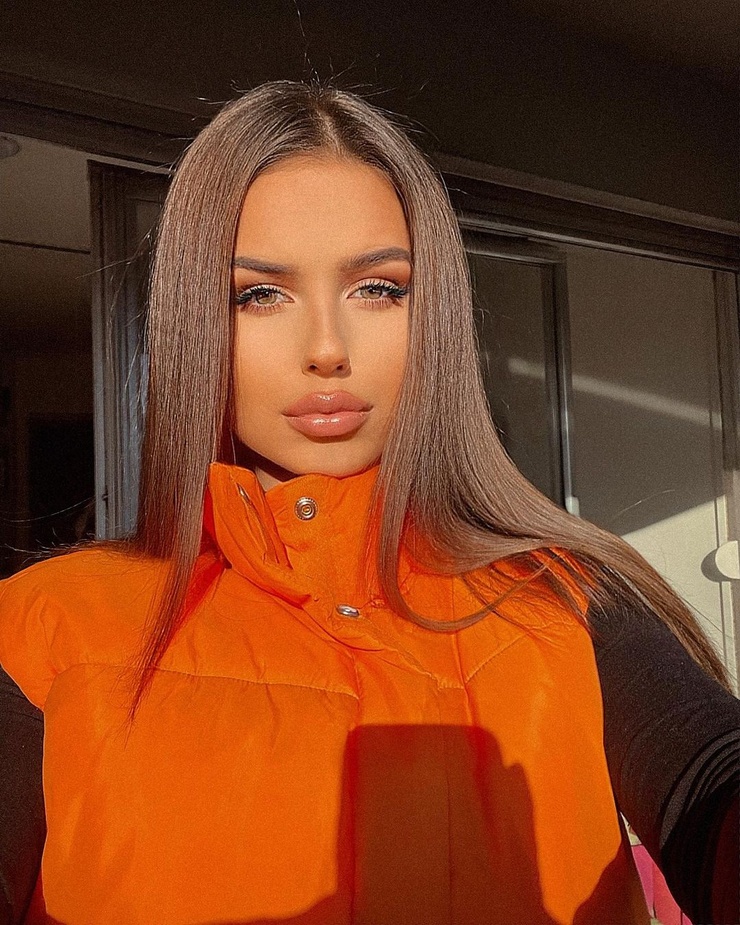 Ines Nikić (model)
