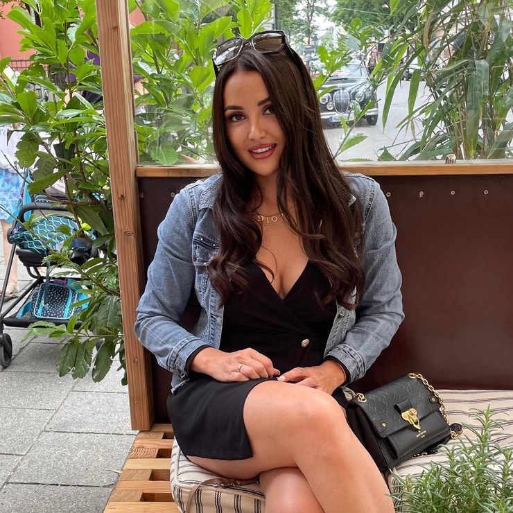Viktoria Flach Viktoria Flach