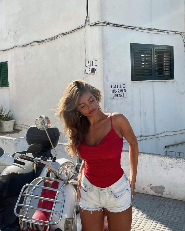 Laura Celia
