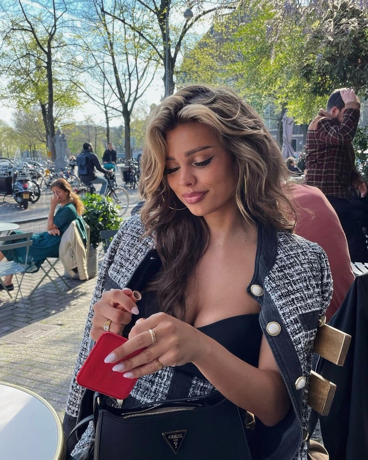 Laura Celia