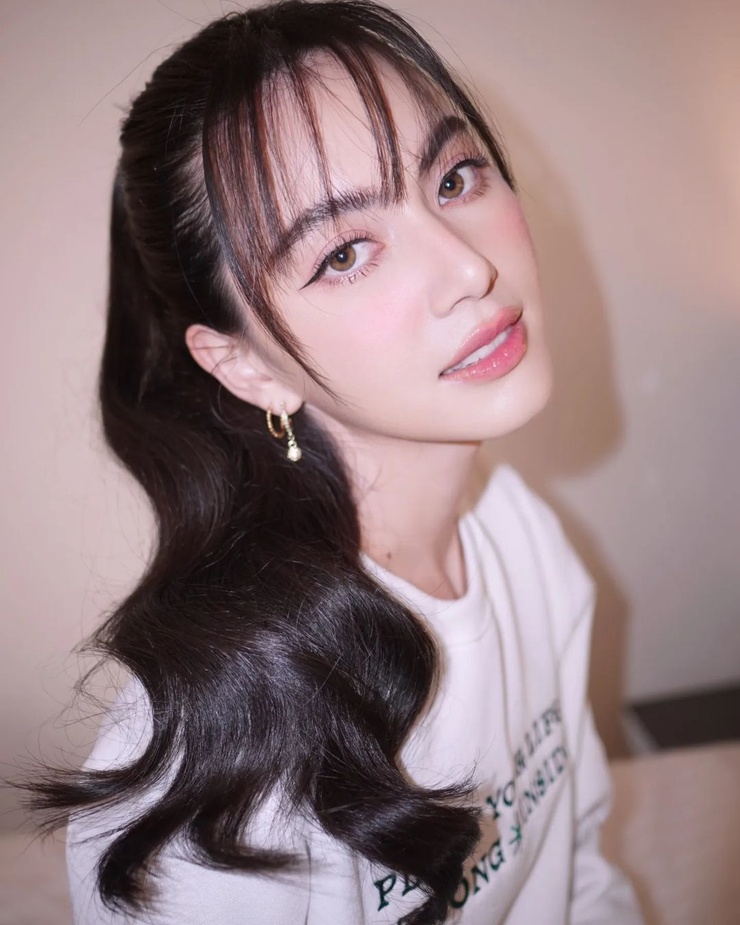Davika Hoorne Davika Hoorne