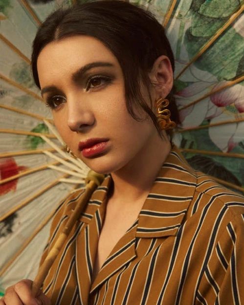Hannah Marks Hannah Marks