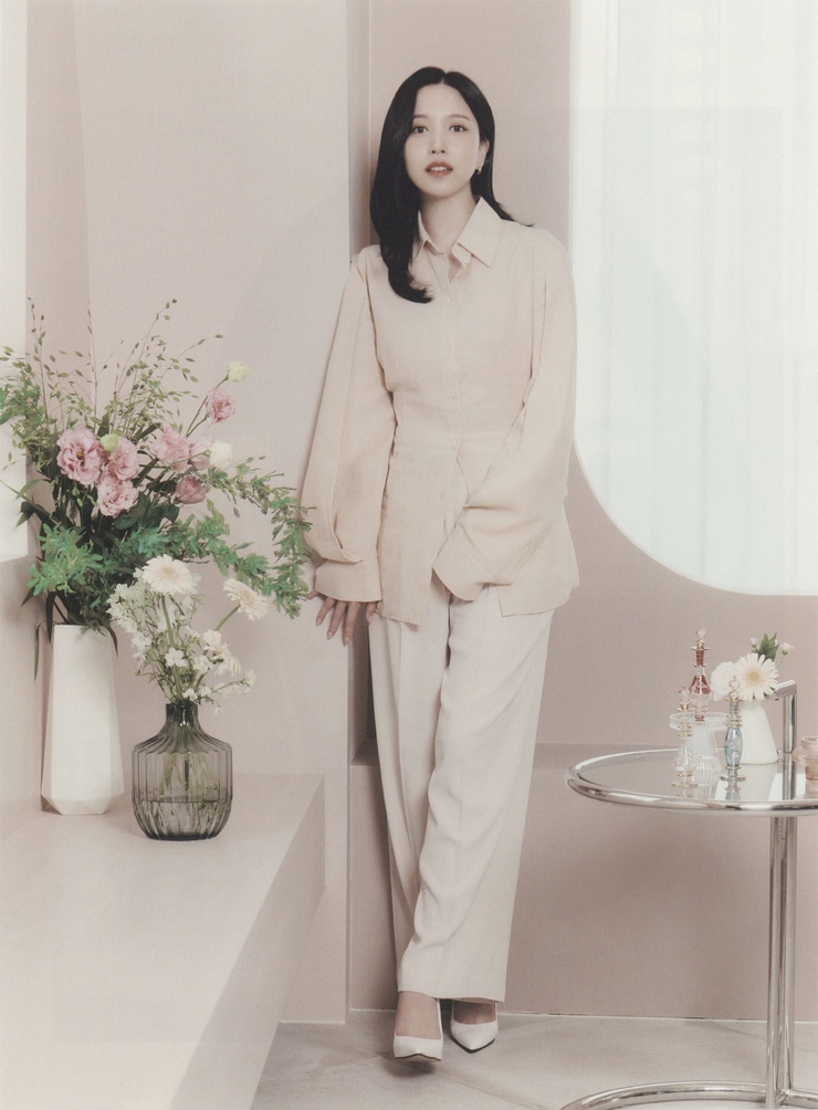 Myoui Mina