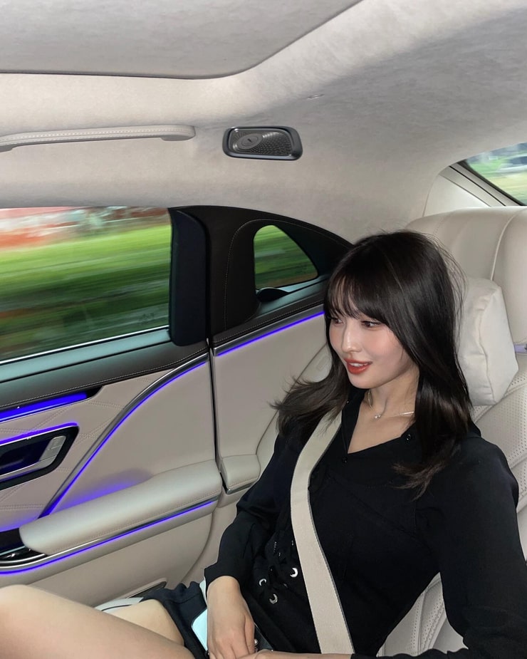 Hirai Momo
