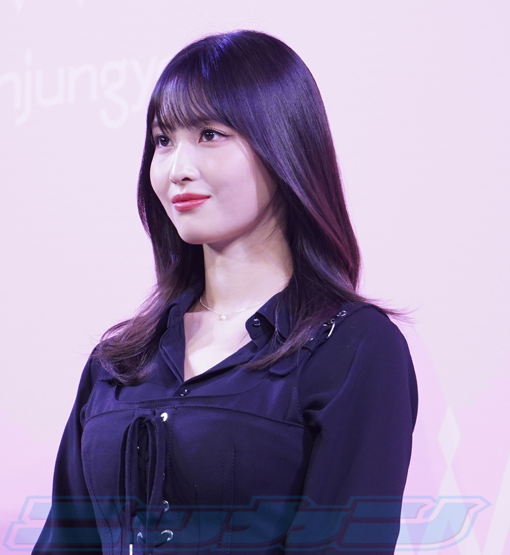 Hirai Momo