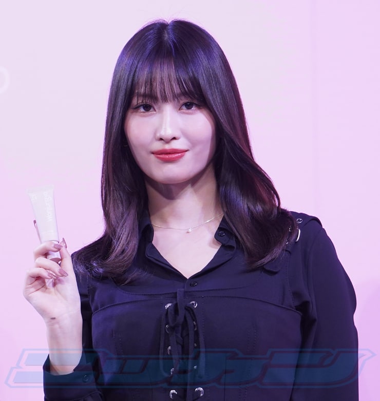 Hirai Momo