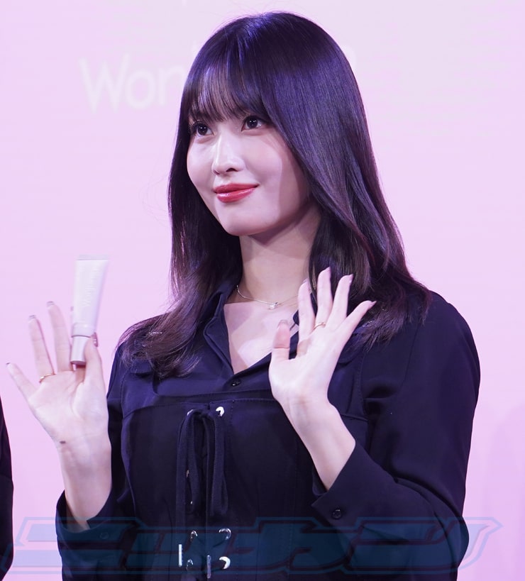 Hirai Momo