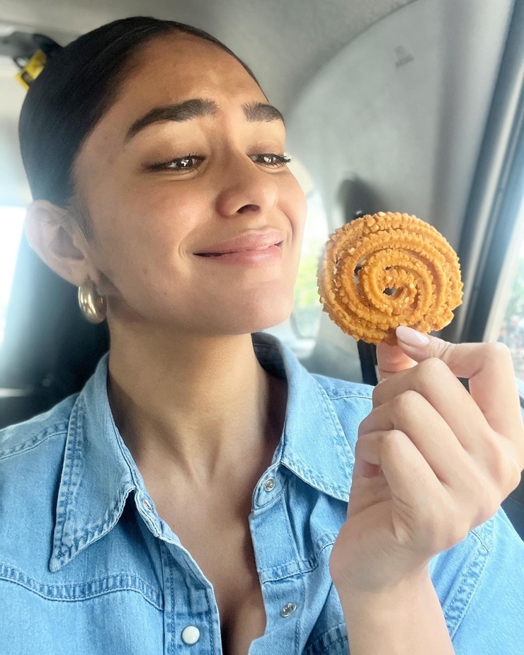 Mrunal Thakur