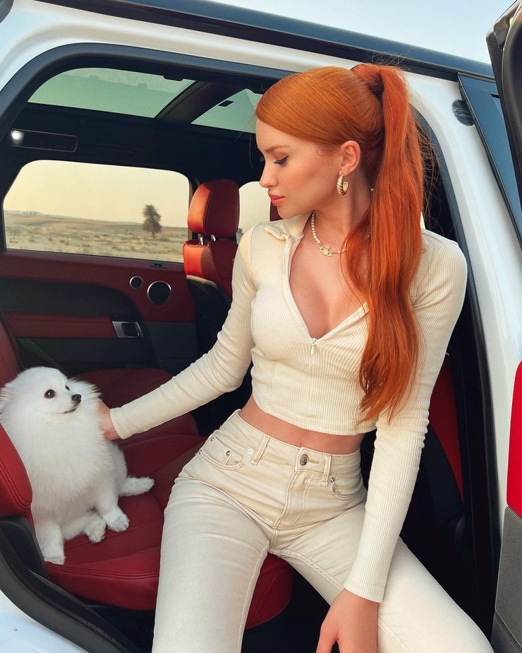 Viktoria Fox