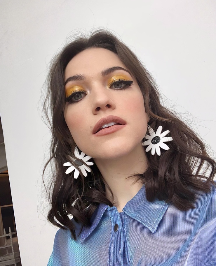Violett Beane