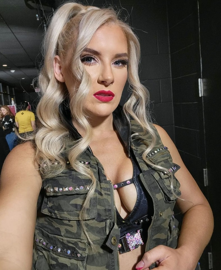Lacey Evans