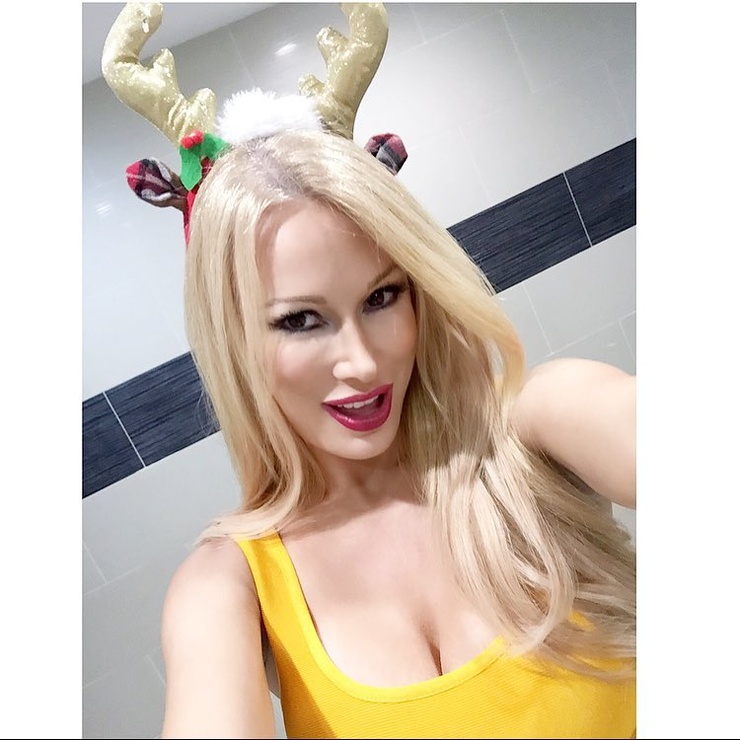 Lana Ashleigh (star)