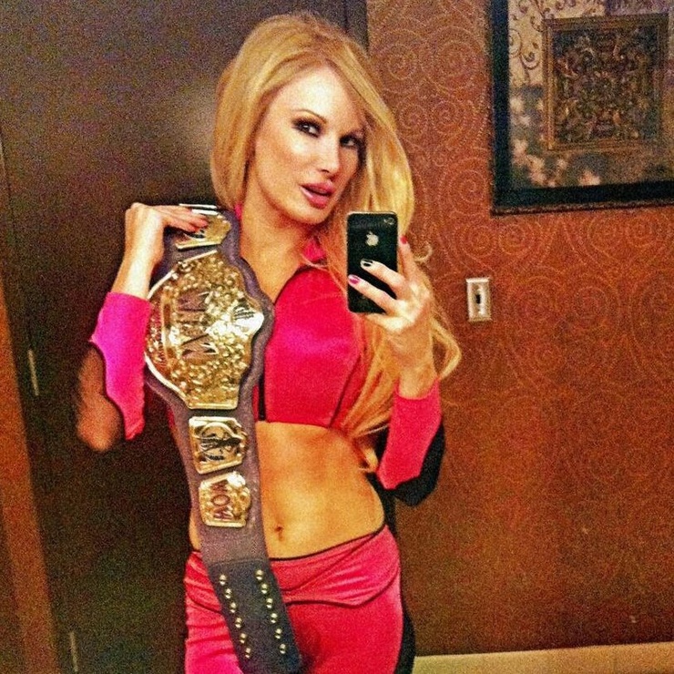 Lana Ashleigh (star)