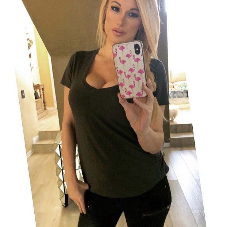 Lana Ashleigh (star)