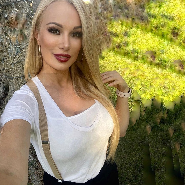 Lana Ashleigh (star)