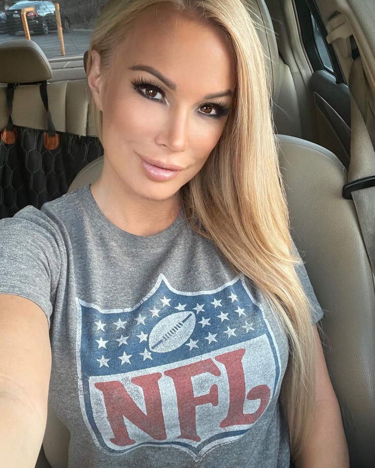 Lana Ashleigh (star)