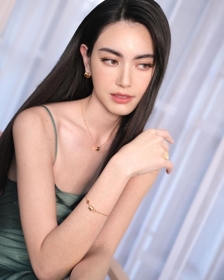 Davika Hoorne Davika Hoorne
