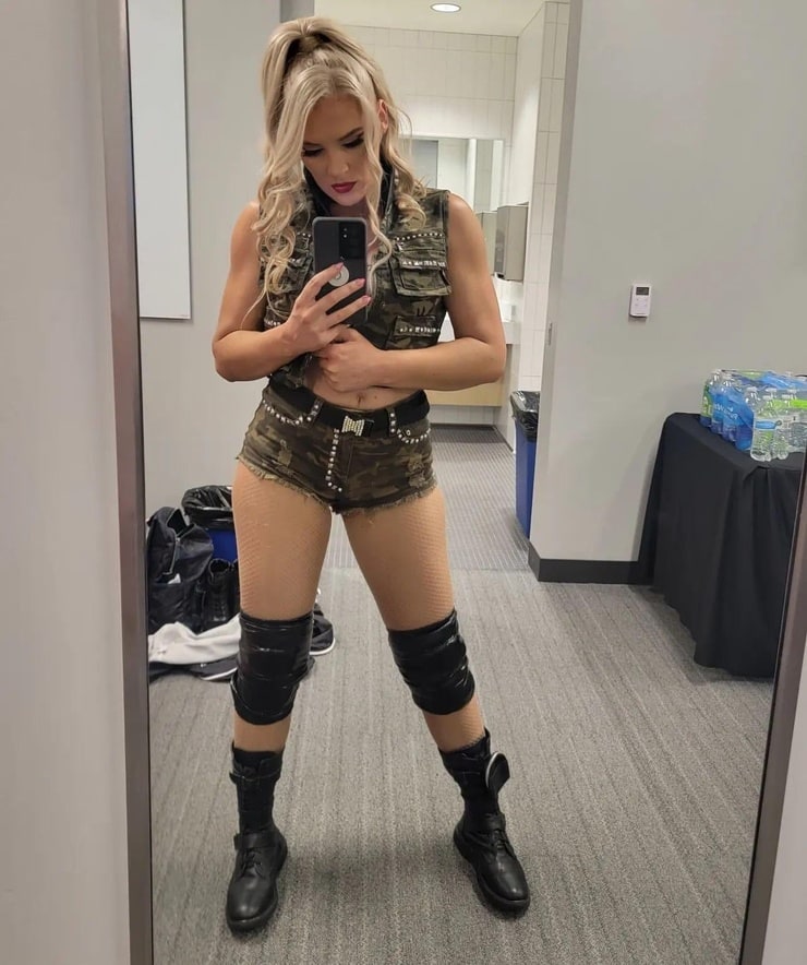 Lacey Evans