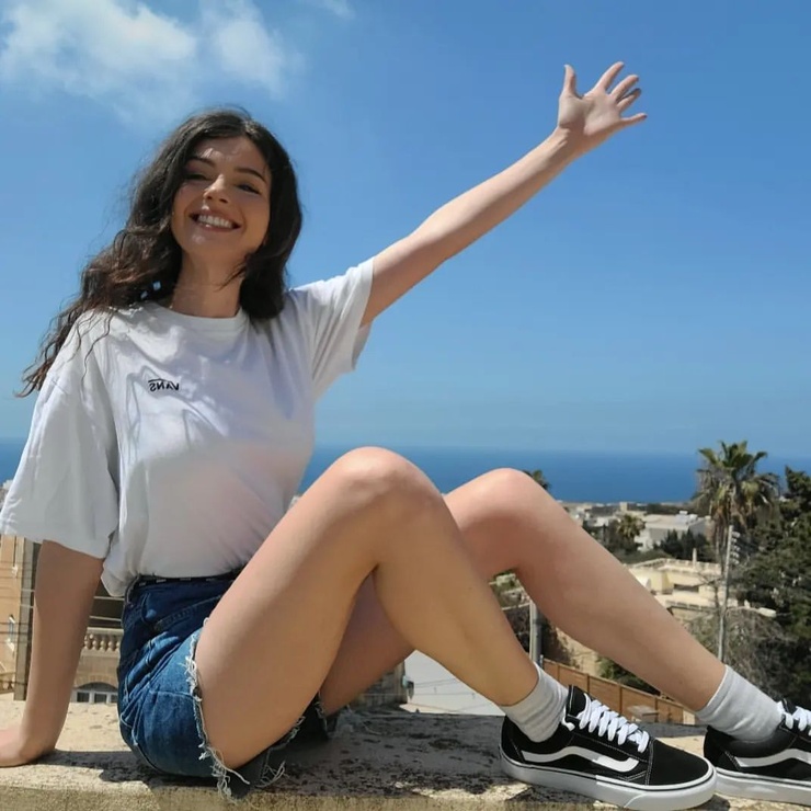 Chloe Middleton