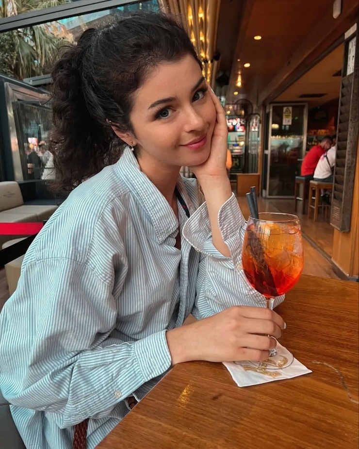 Chloe Middleton