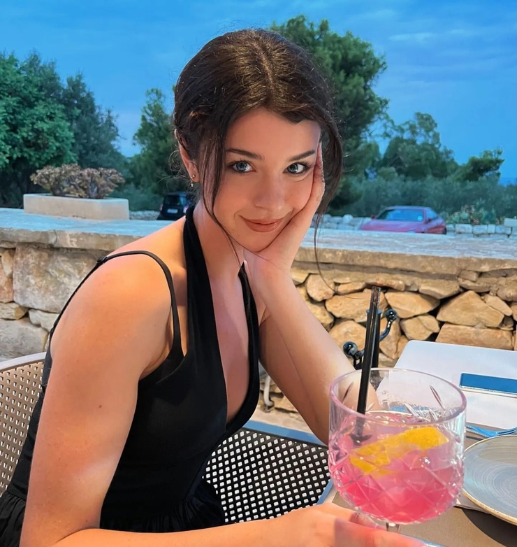 Chloe Middleton