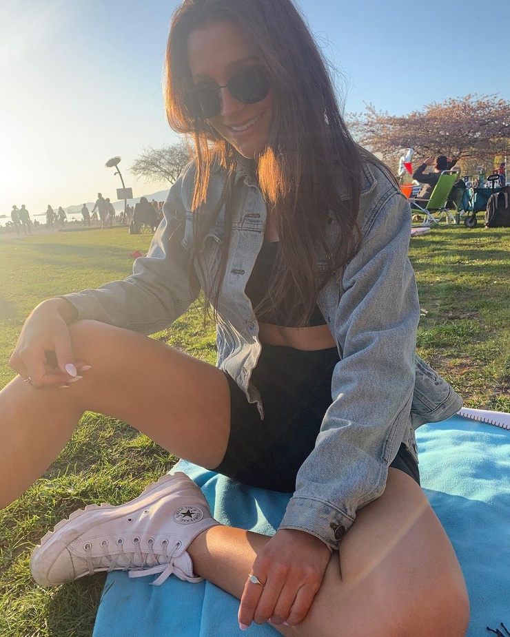 Natasha Calis