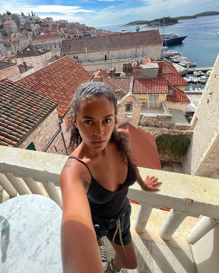 Ava Dash