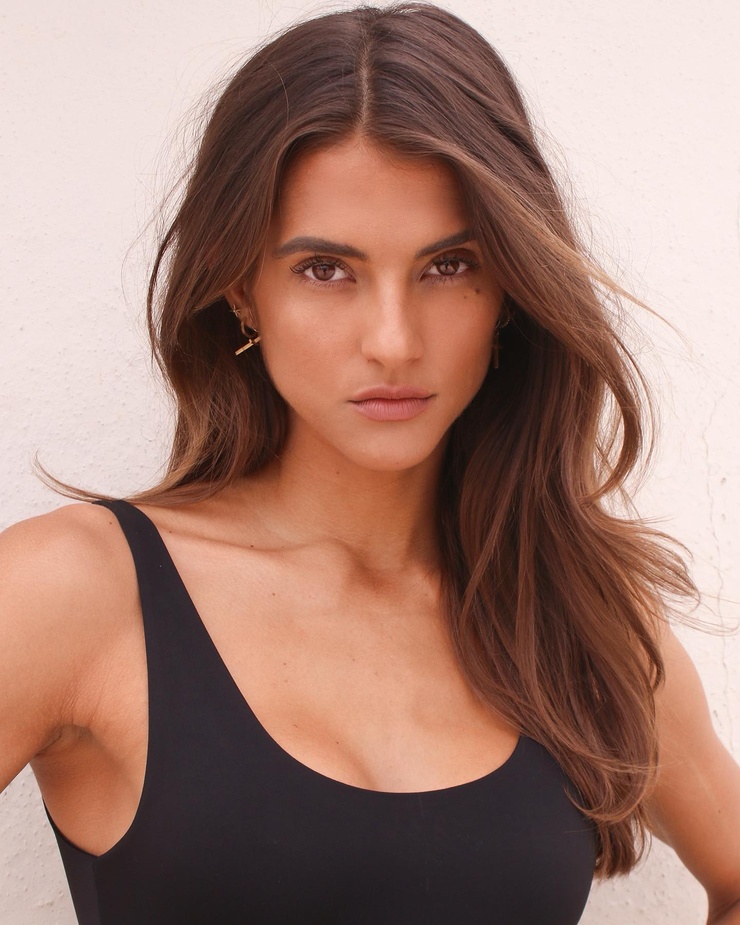 Amanda Riley's Instagram, Twitter & Facebook on IDCrawl