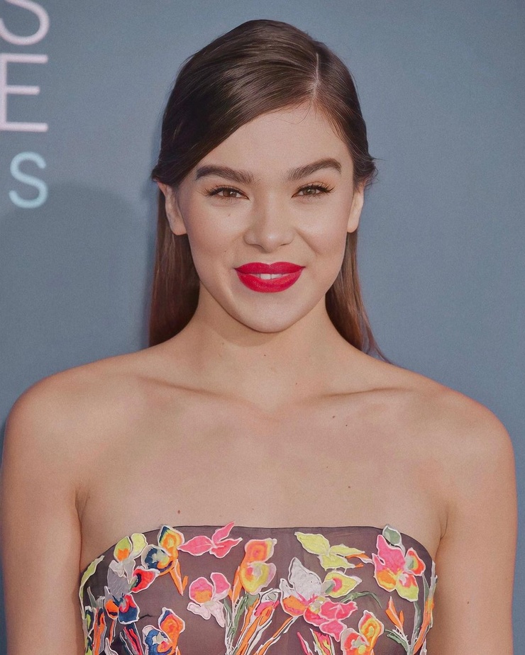 Hailee Steinfeld