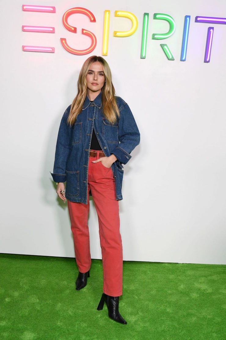 Zoey Deutch