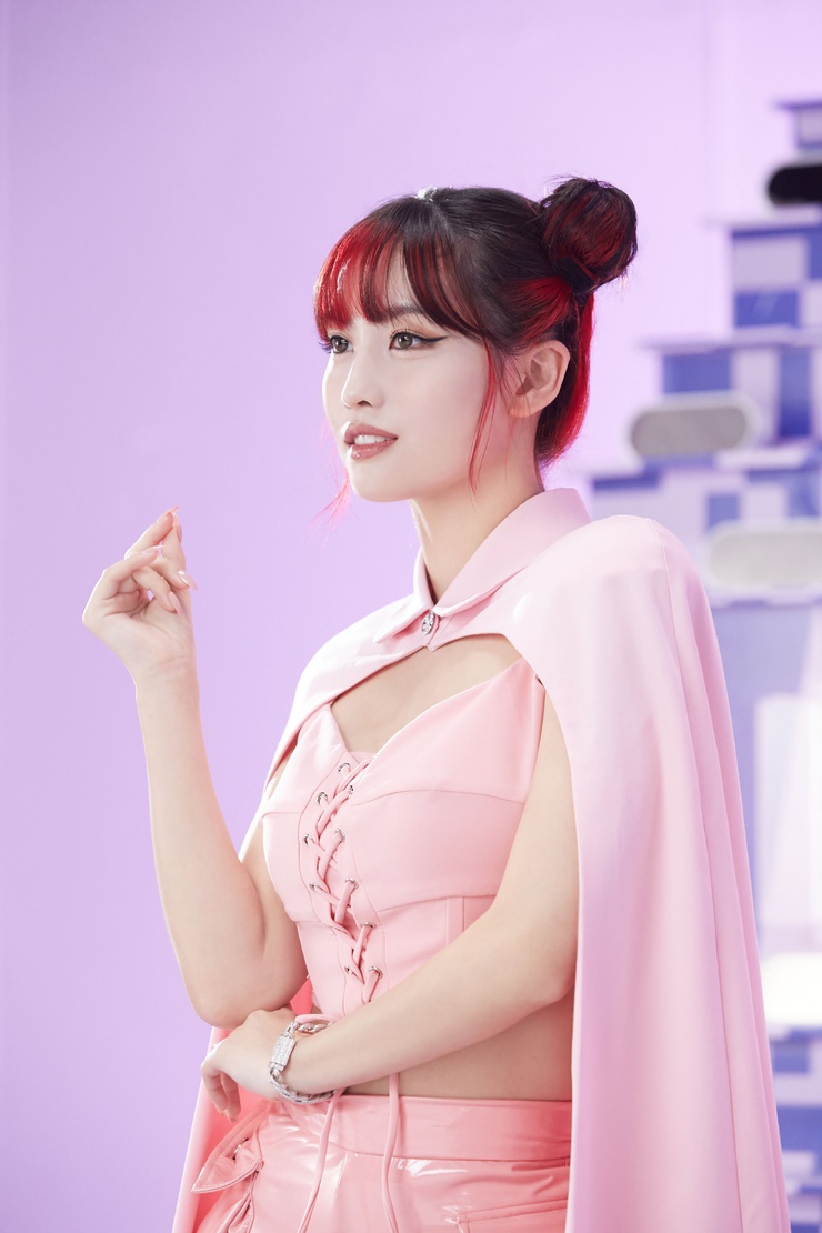 Hirai Momo