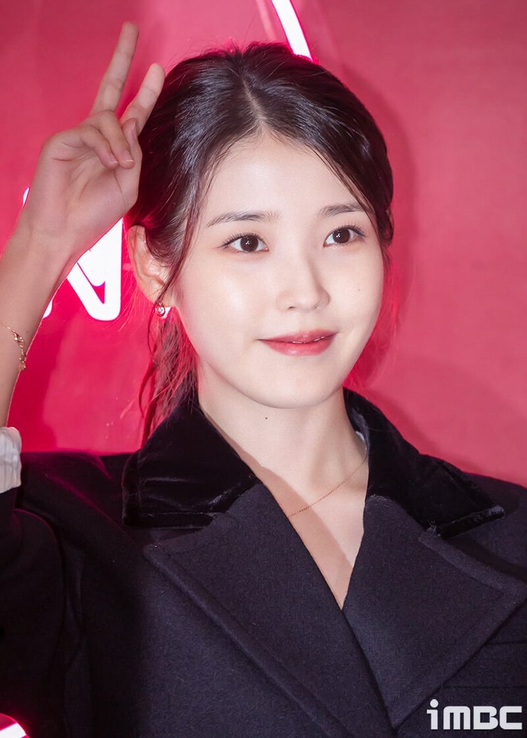 IU