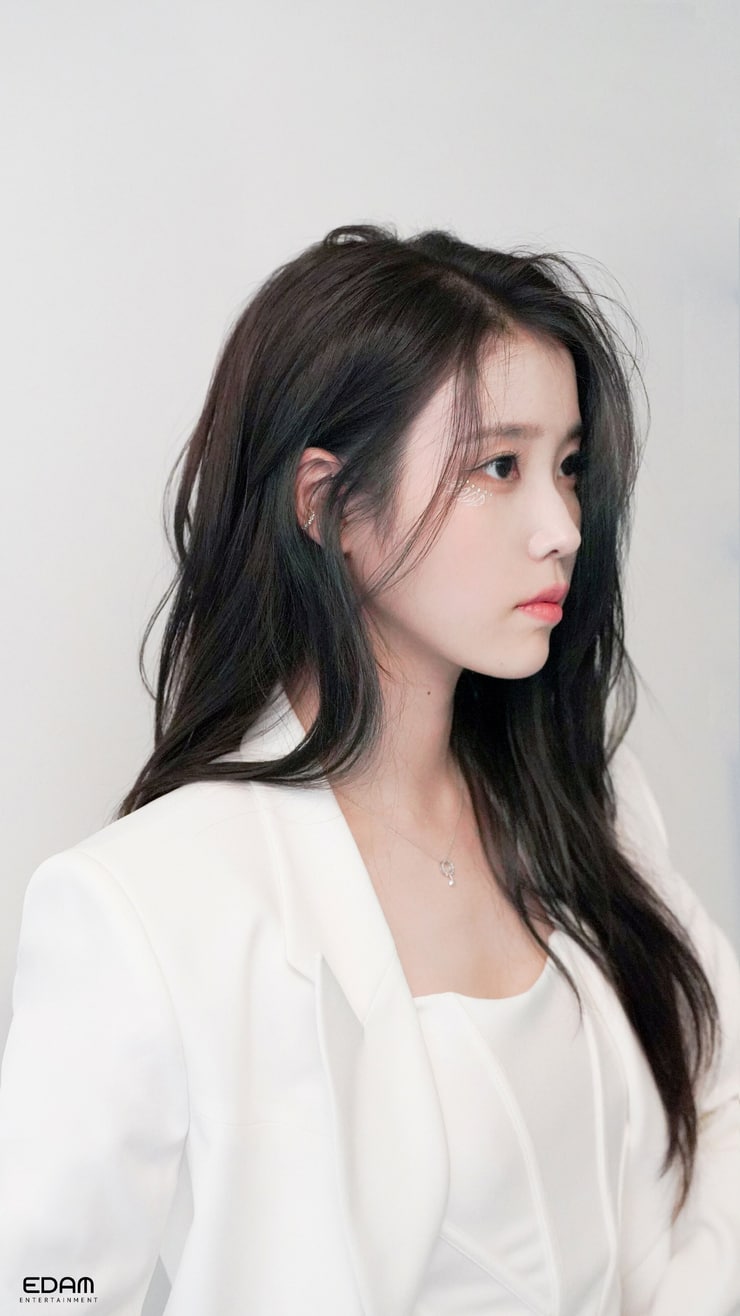 IU