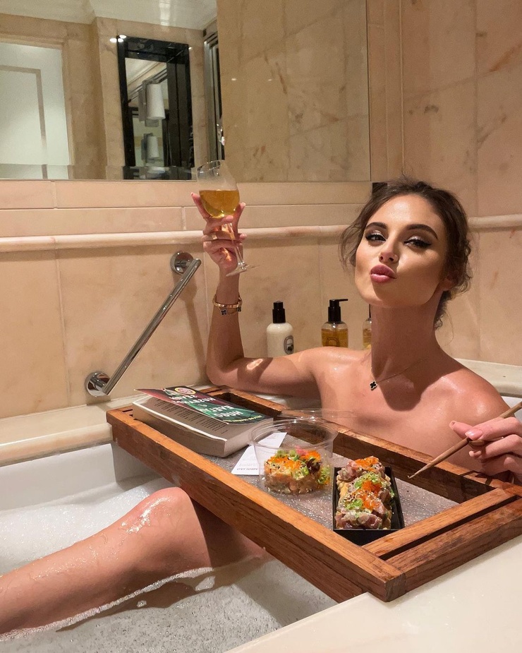 Carina Zavline