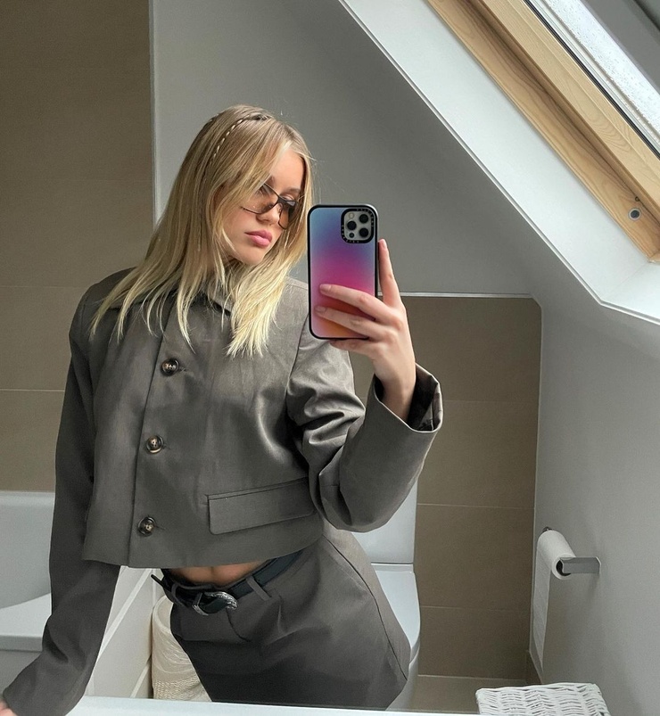 Mimi Slinger