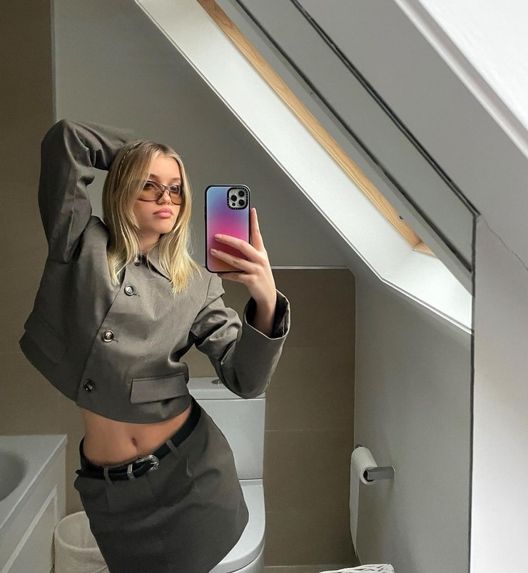 Mimi Slinger
