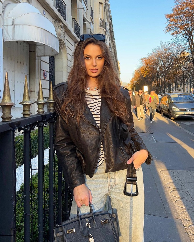 Carina Zavline