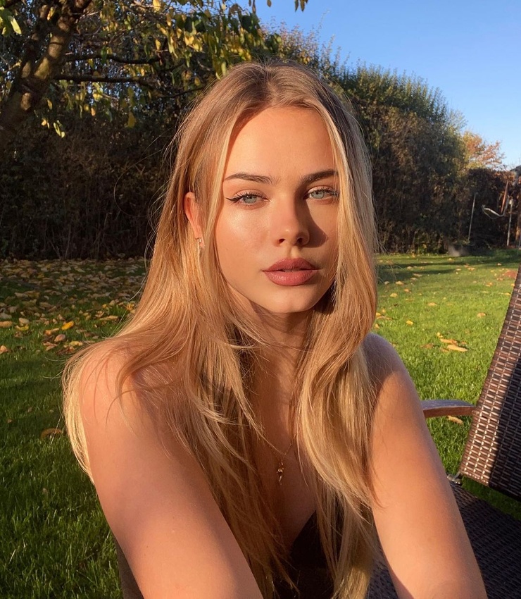 Sara Crumbleleg