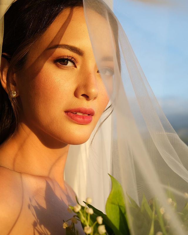 Ellen Adarna Ellen Adarna