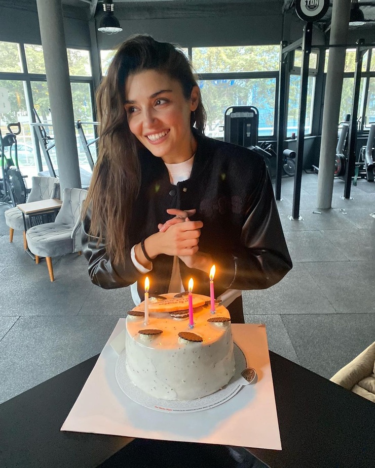 Hande Erçel Hande Erçel