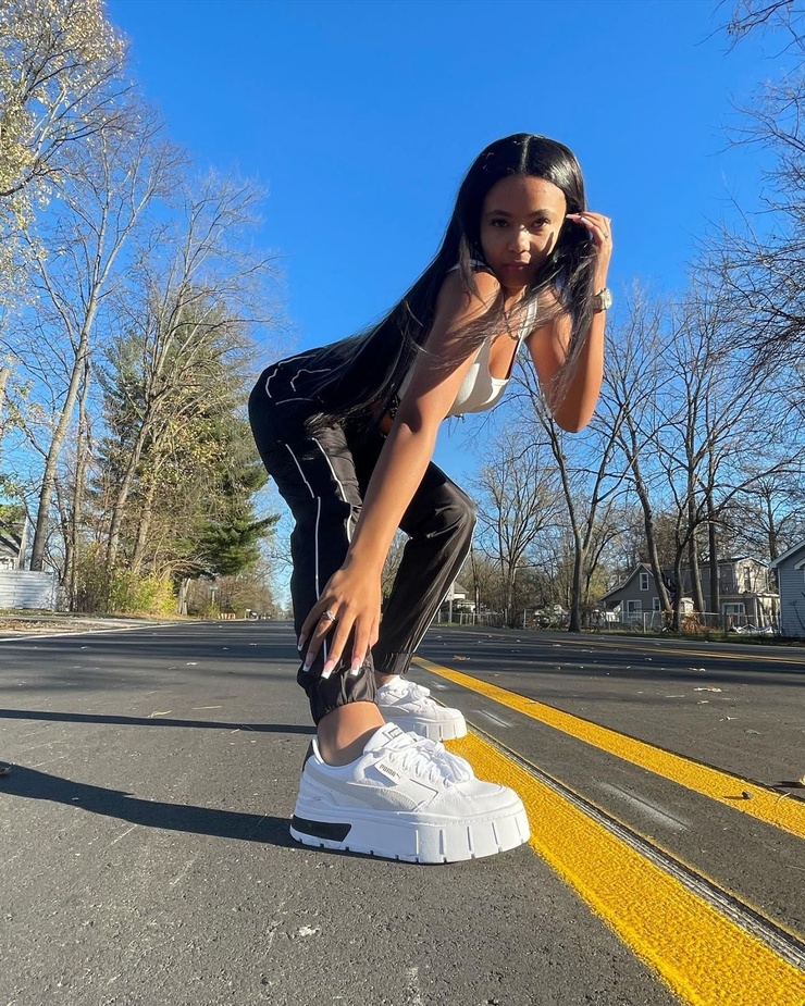 Brooklyn Queen picture