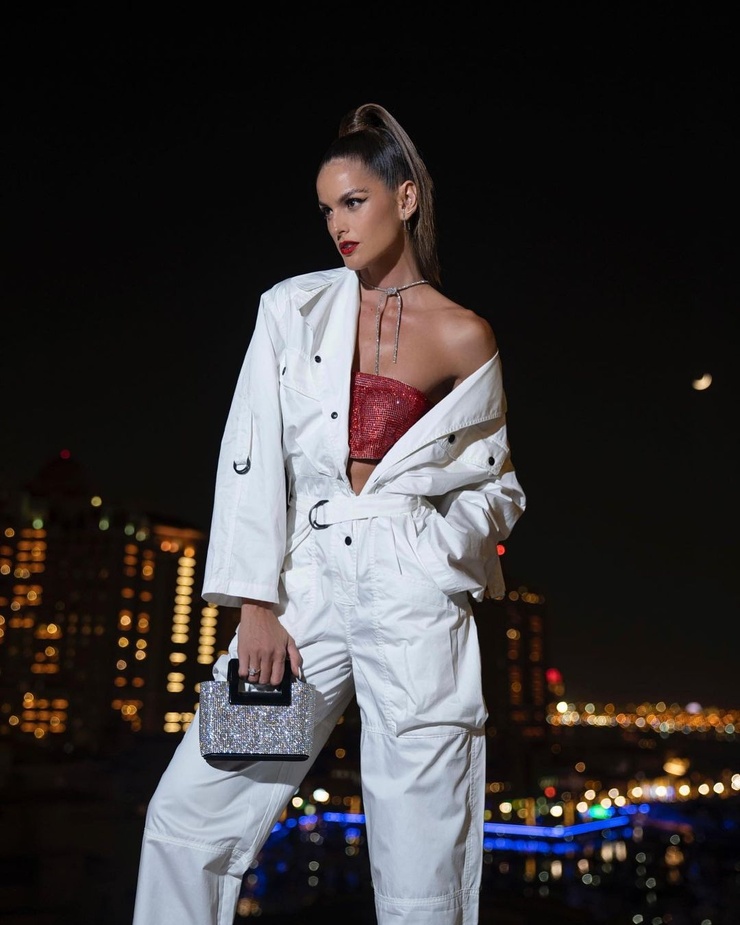Izabel Goulart