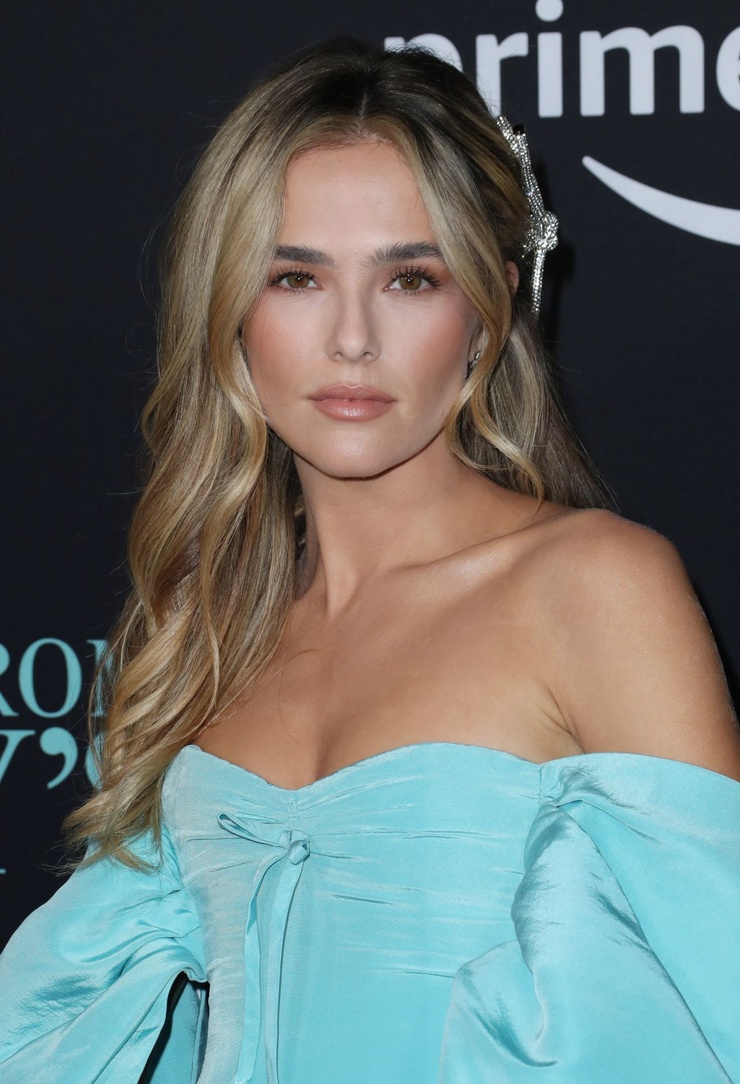 Zoey Deutch